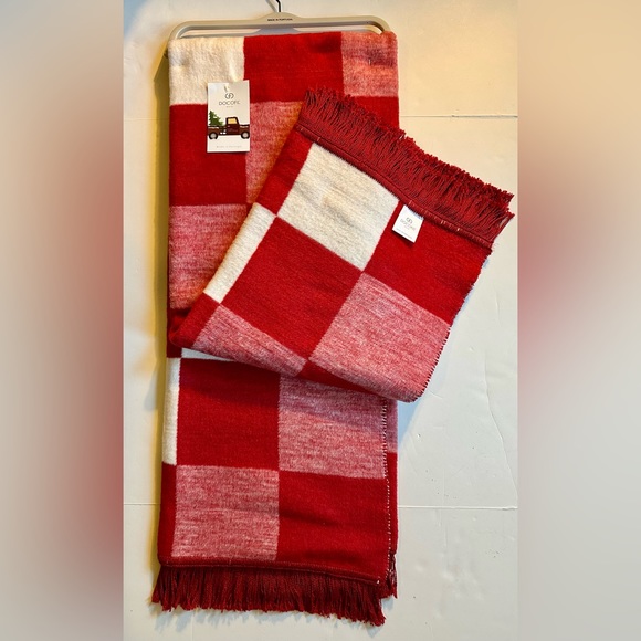 🎁Docofil White Throw Blanket - Red & White Check - Picture 3 of 11